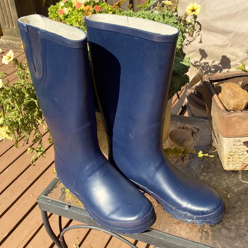 Serra Rain Boots Navy Blue size 7